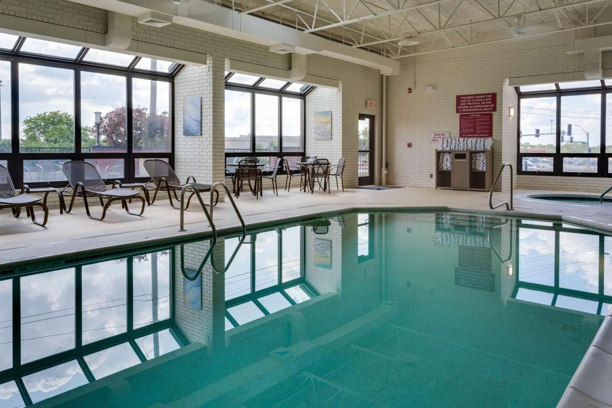 Drury Inn & Suites Columbia Stadium Boulevard Kültér fotó